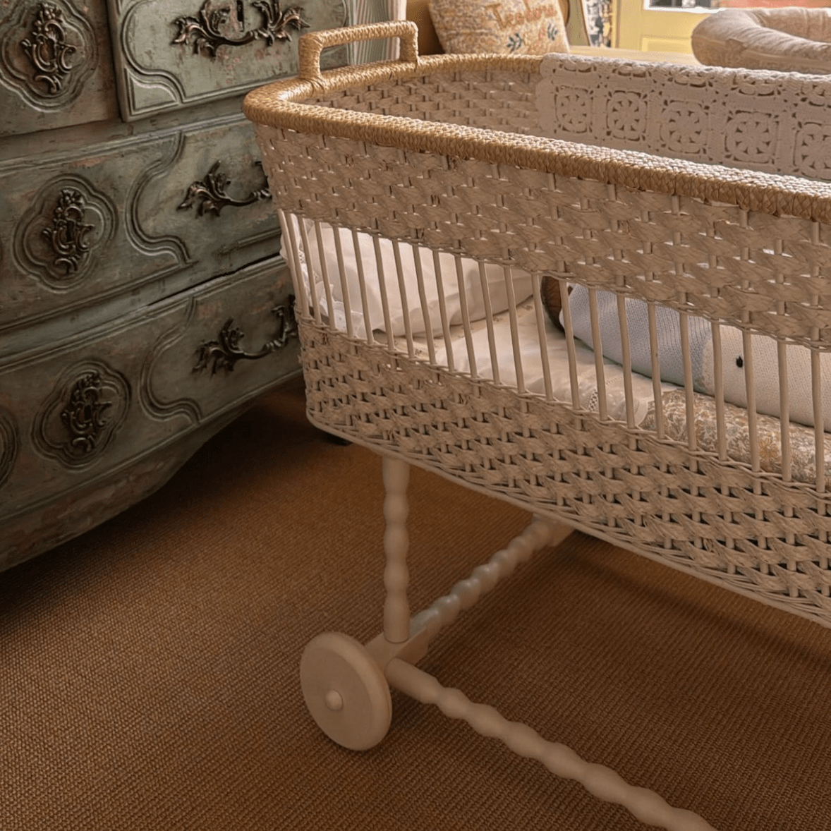 Vintage Crib - Suuky Porto
