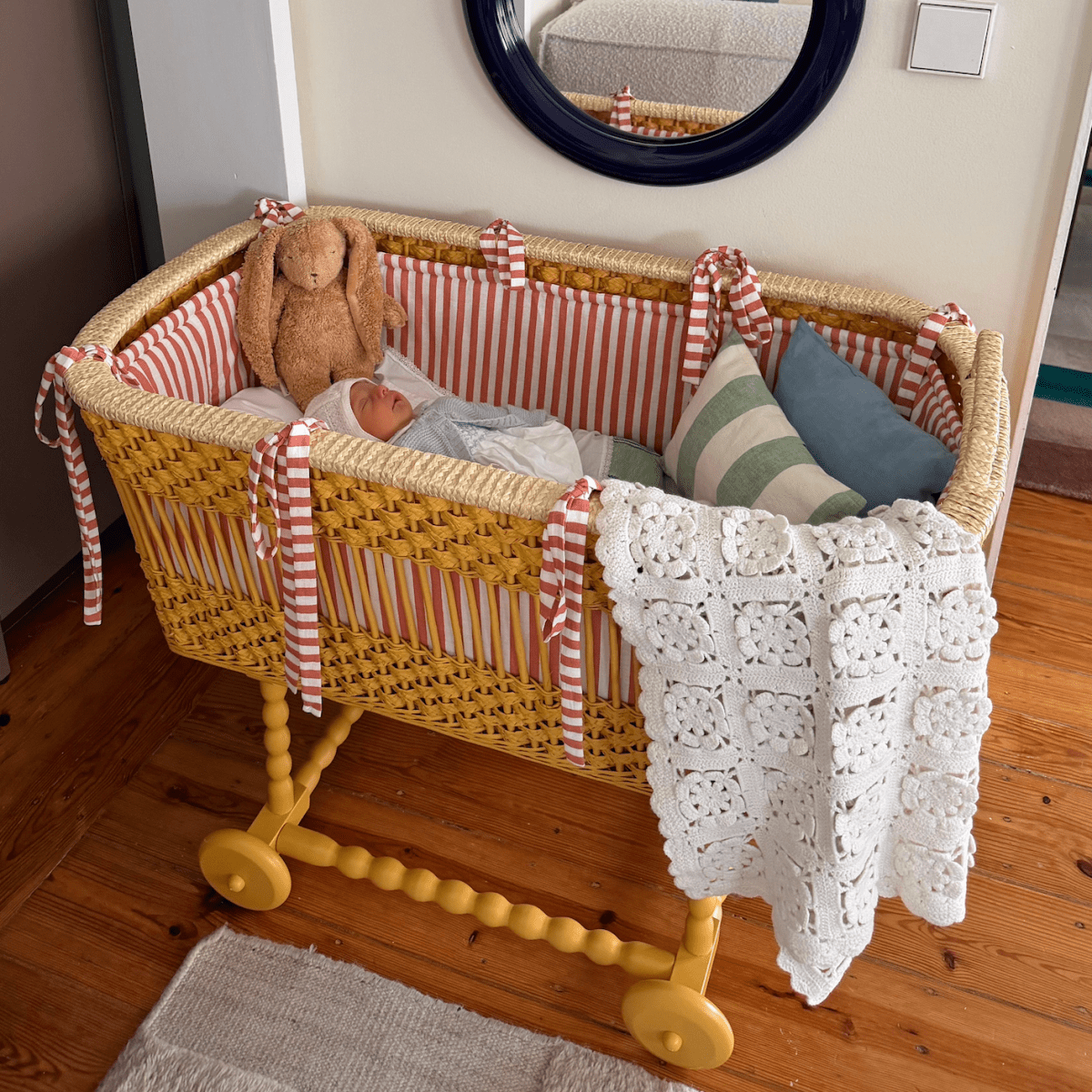 Vintage Crib - Suuky Porto